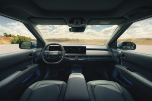 EV3_BL_MY25_Image_Beauty_Interior_FullDashboard_ISO